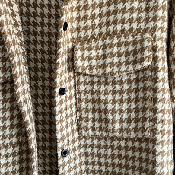 Shacket - Picture 2 of 4